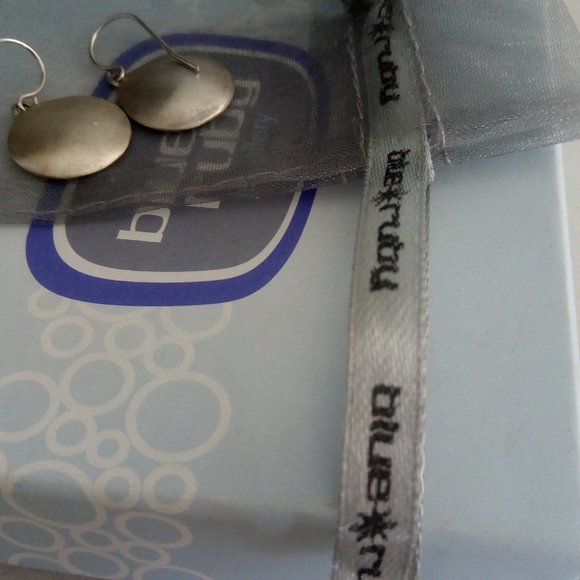 ARITZIA Silver Disc Earrings - Picture 3 of 5
